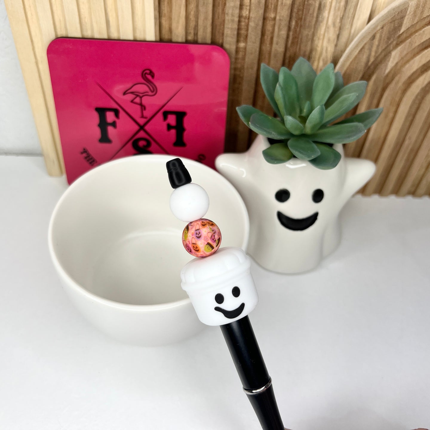 White Happy Bucket Plastic Pen